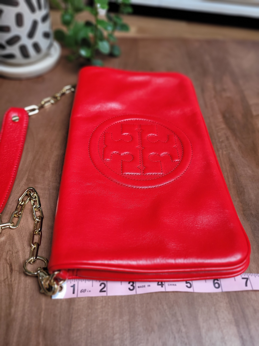 Tory Burch Vibrant Red Leather Logo Wristlet with Chain Strap - Picture 5 of 5